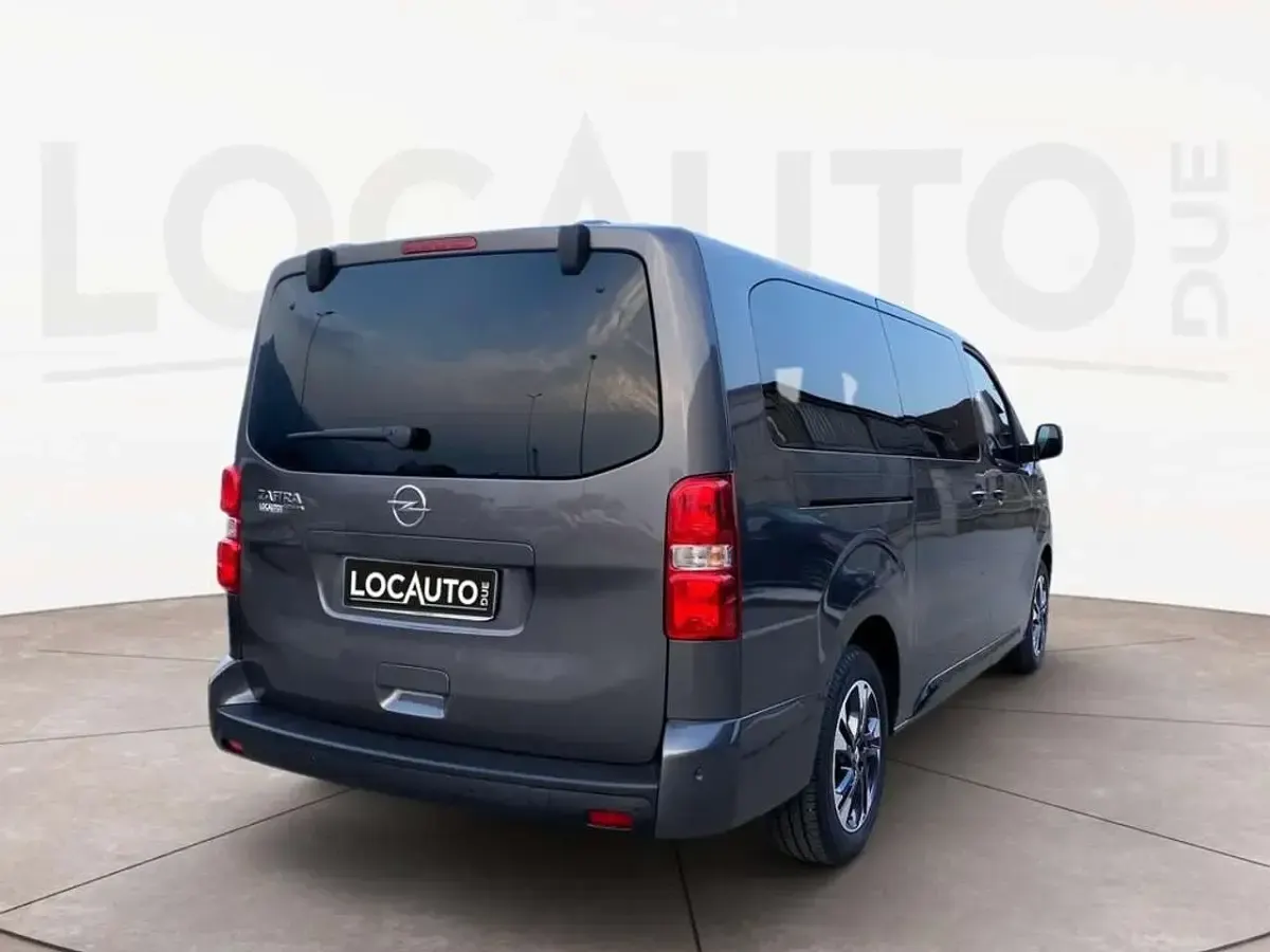Usata Opel Zafira Life Business Elegance 177 CV (130 kW) 2024 Grigio Monovolume