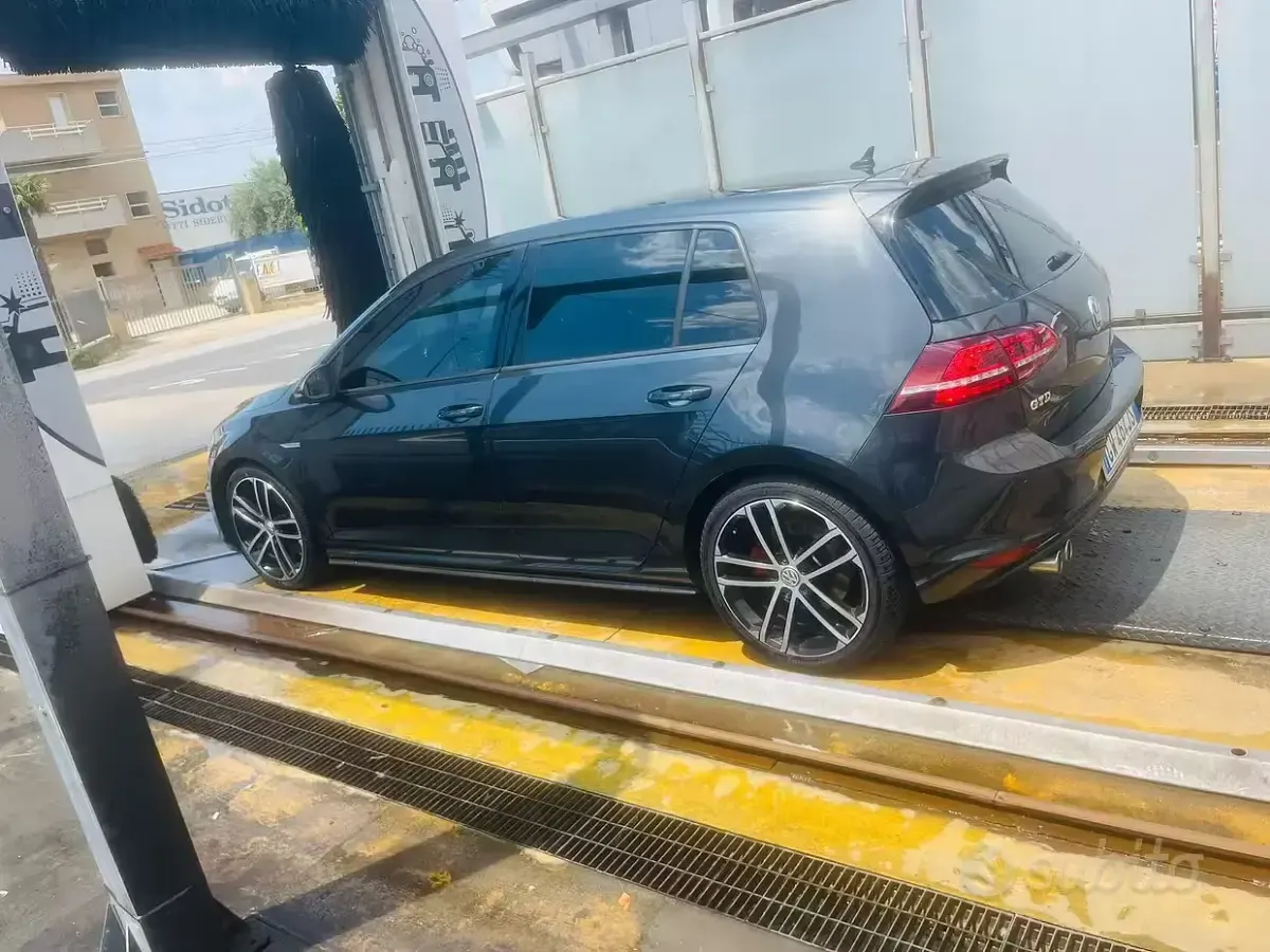 Usata VW Golf VII GTD 184 CV (135 kW) 2015 Nero Berlina