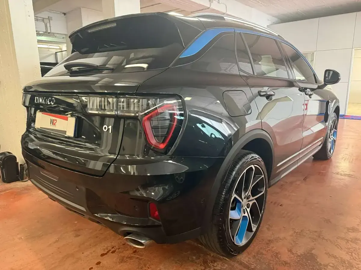 Usata Lynk & Co 01 179 CV (131 kW) 2023 Nero SUV