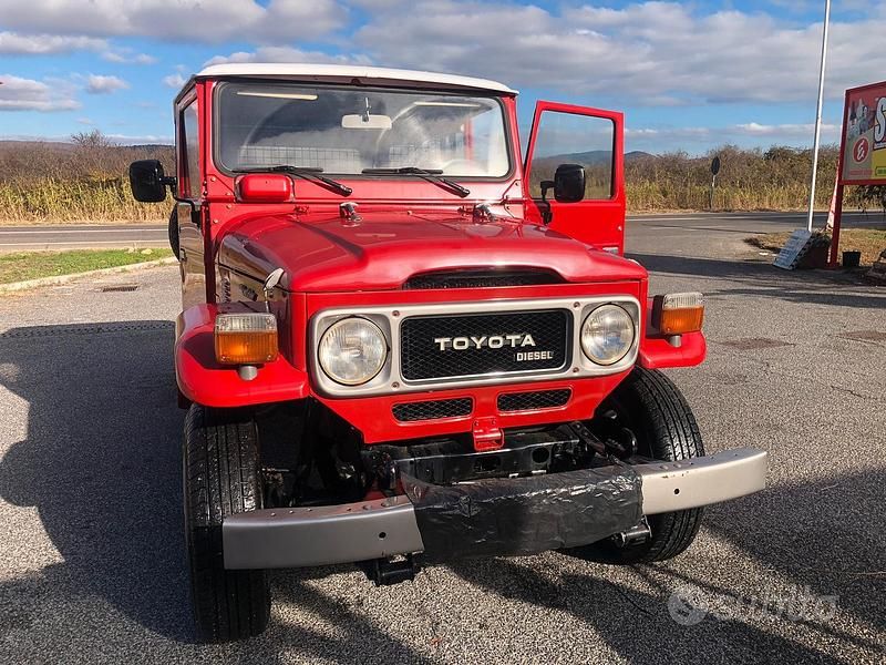 Usata Toyota Land Cruiser 1981 Rosso SUV