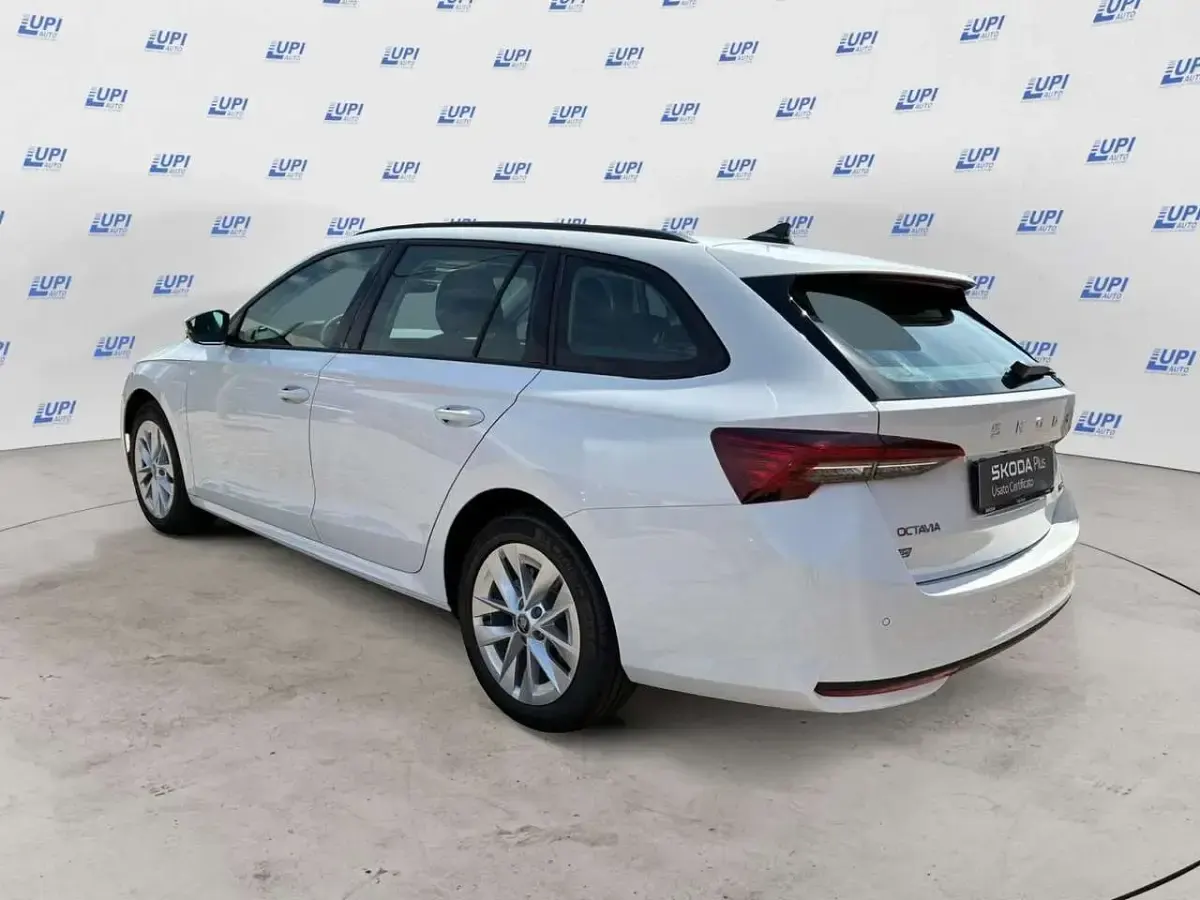 Nuova Skoda Octavia Selection 150 CV (110 kW) 2026 Bianco Station wagon