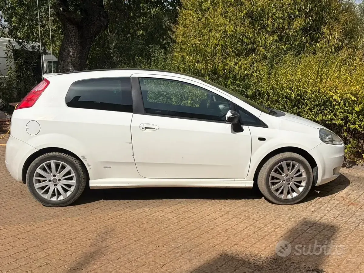 Usata Fiat Grande Punto 90 CV (66 kW) 2007 Utilitaria