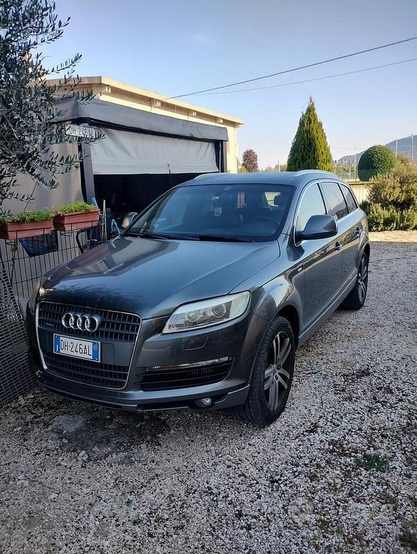 Usata Audi Q7 S-Line 240 CV (176 kW) 2007 Grigio SUV