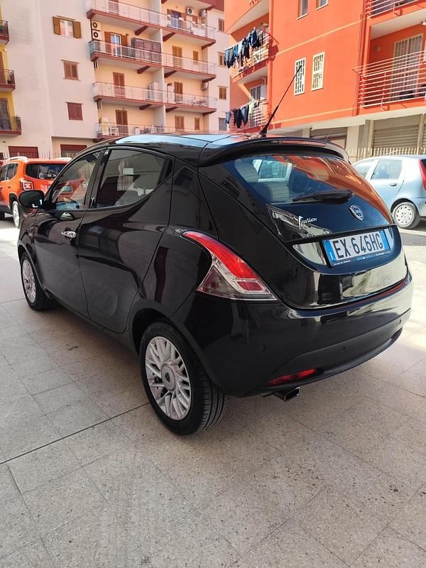 Usata Lancia Ypsilon S 95 CV (69 kW) 2014 Nero Utilitaria
