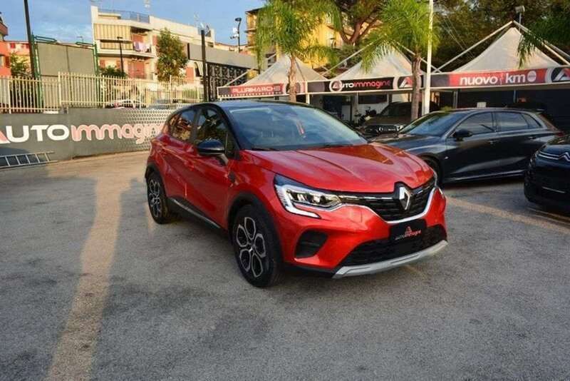 Usata Renault Captur Intens 101 CV (74 kW) 2020 Rosso metallizzato SUV