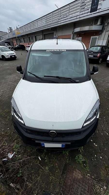 Usata Fiat Doblò Lounge 105 CV (77 kW) 2019 Bianco Monovolume