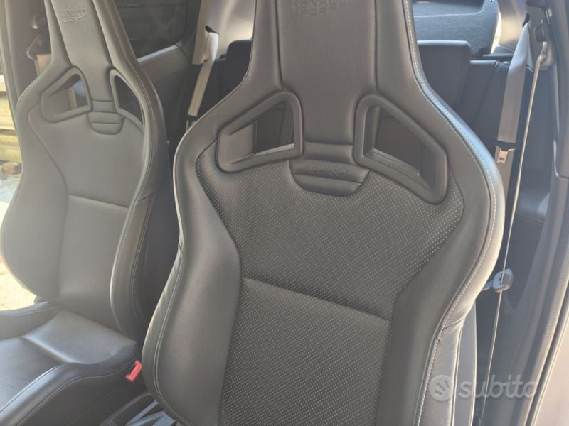 Usata Renault Clio R.S. R.S. 203 CV (149 kW) 2012 Grigio Utilitaria