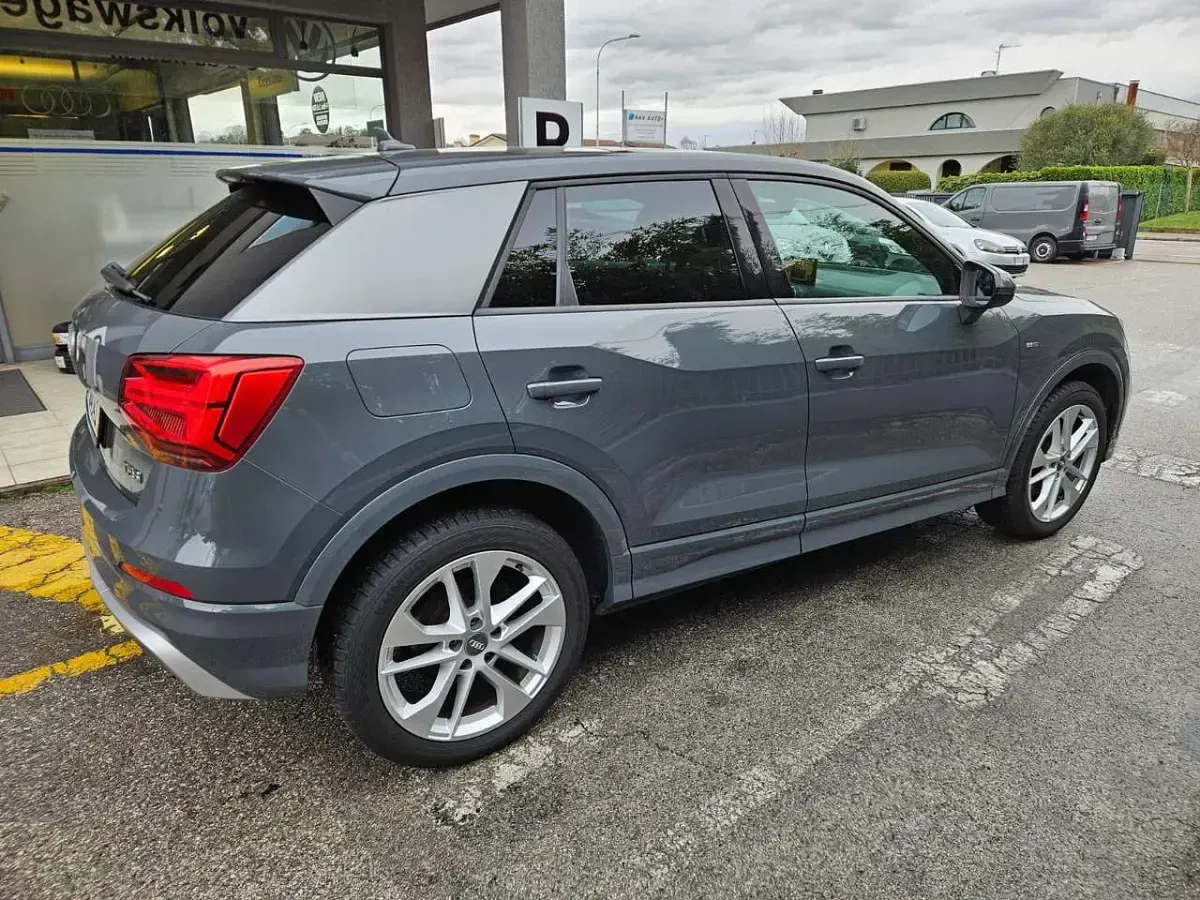 Usata Audi Q2 S-Line 150 CV (110 kW) 2018 Grigio SUV