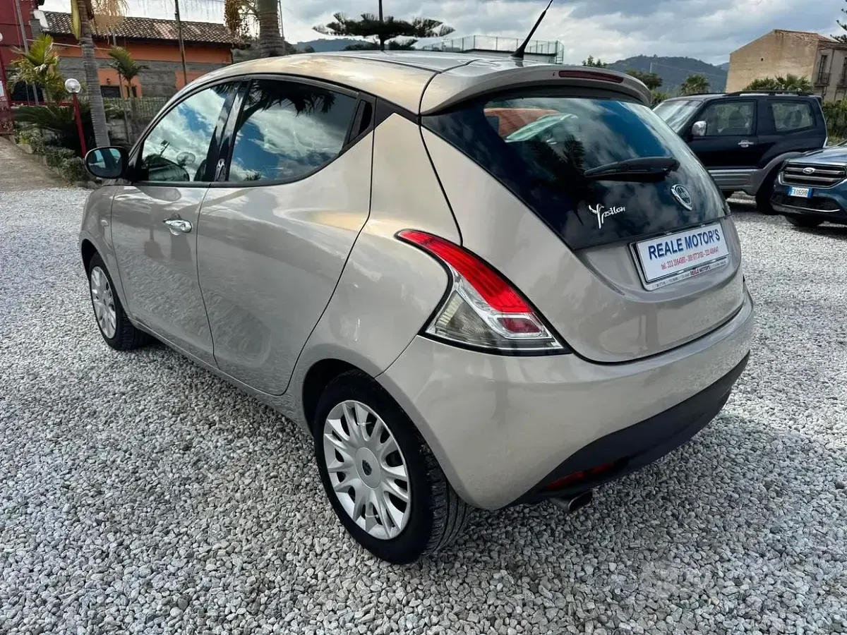 Usata Lancia Ypsilon 69 CV (50 kW) 2012 Utilitaria