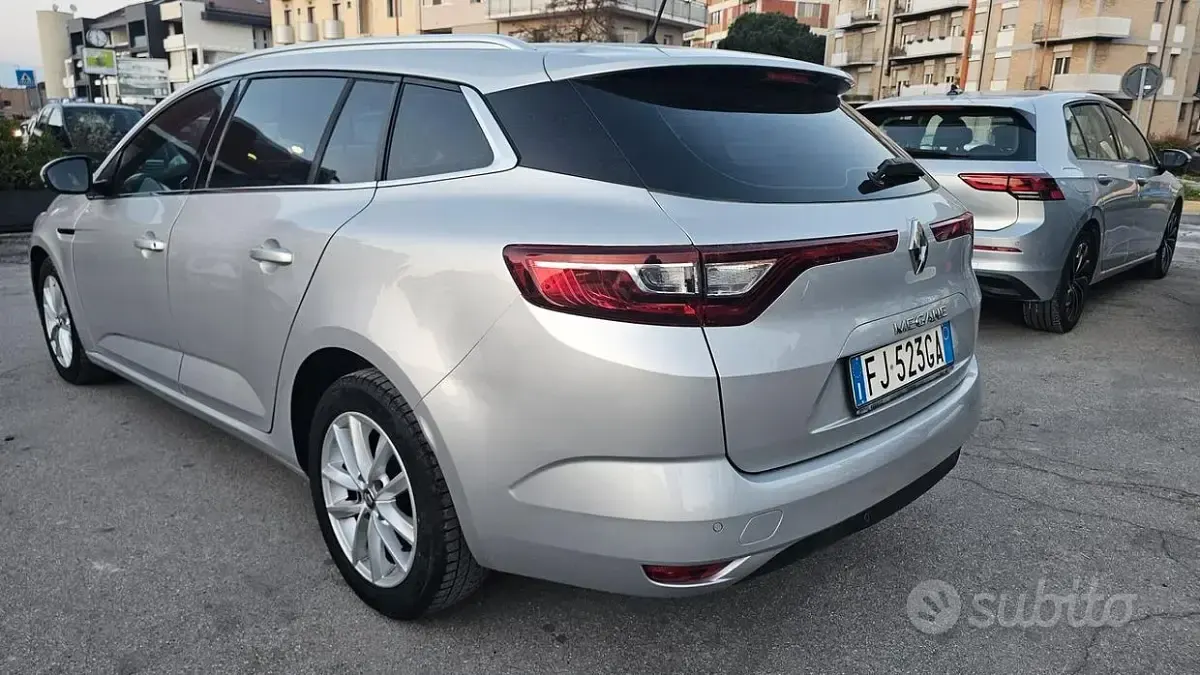 Usata Renault Mégane GrandTour Bose Edition 110 CV (80 kW) 2017 Grigio Station wagon