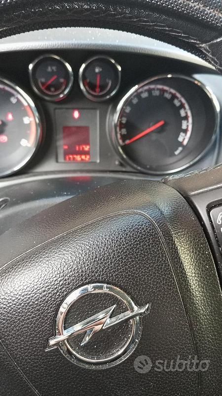 Usata Opel Meriva 95 CV (69 kW) 2011 Grigio Monovolume