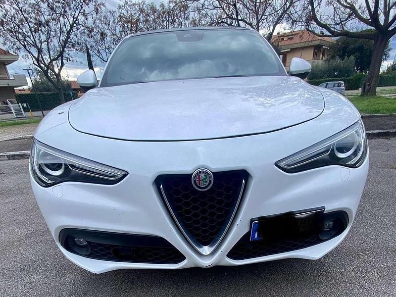 Usata Alfa Romeo Stelvio 209 CV (153 kW) 2018 Bianco SUV