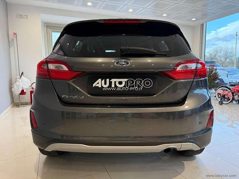Usata Ford Fiesta Active 86 CV (63 kW) 2019 Grigio Utilitaria