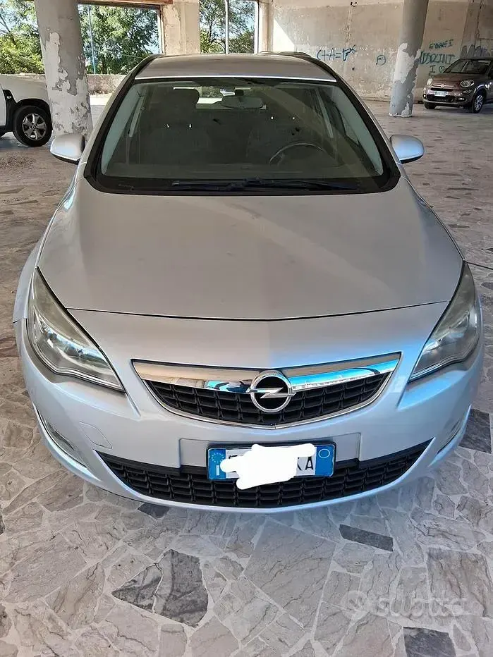 Usata Opel Astra 60 CV (44 kW) 2011 Station wagon