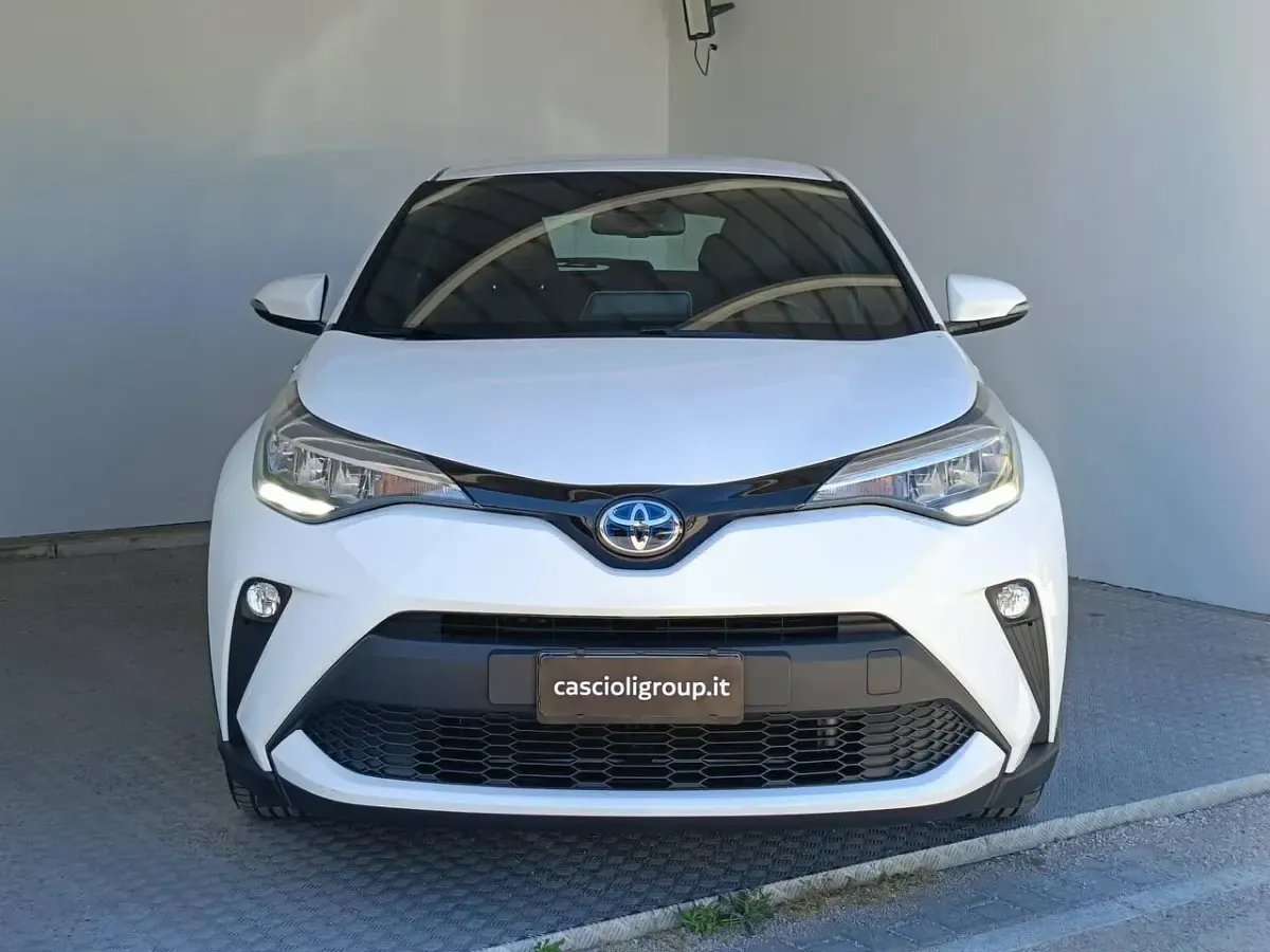 Usata Toyota C-HR Active 98 CV (72 kW) 2021 Bianco SUV