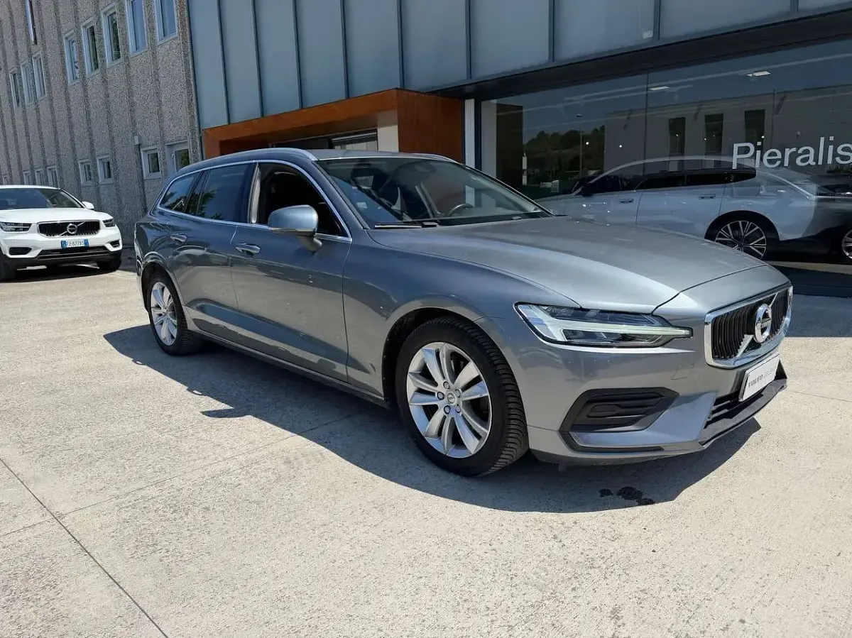 Usata Volvo V60 Business Edition 150 CV (110 kW) 2021 Grigio Station wagon