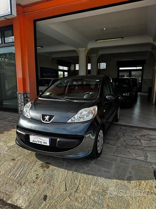 Usata Peugeot 107 68 CV (50 kW) 2008 Grigio Utilitaria