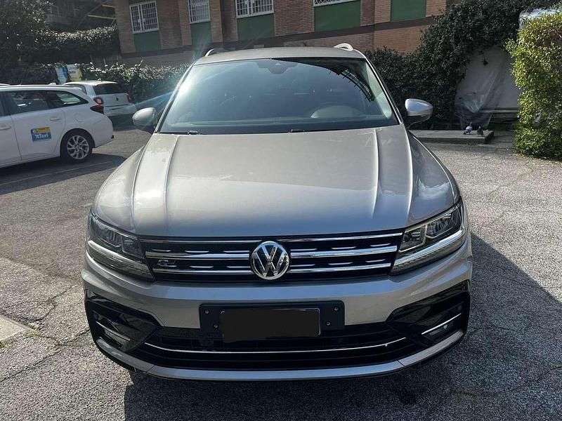 Usata VW Tiguan R-line 177 CV (130 kW) 2019 Argento SUV