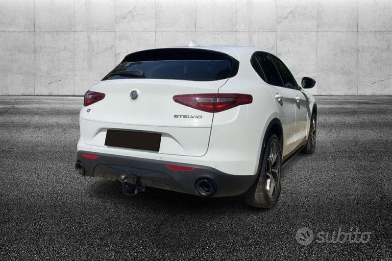 Usata Alfa Romeo Stelvio Sprint 201 CV (147 kW) 2020 Bianco SUV