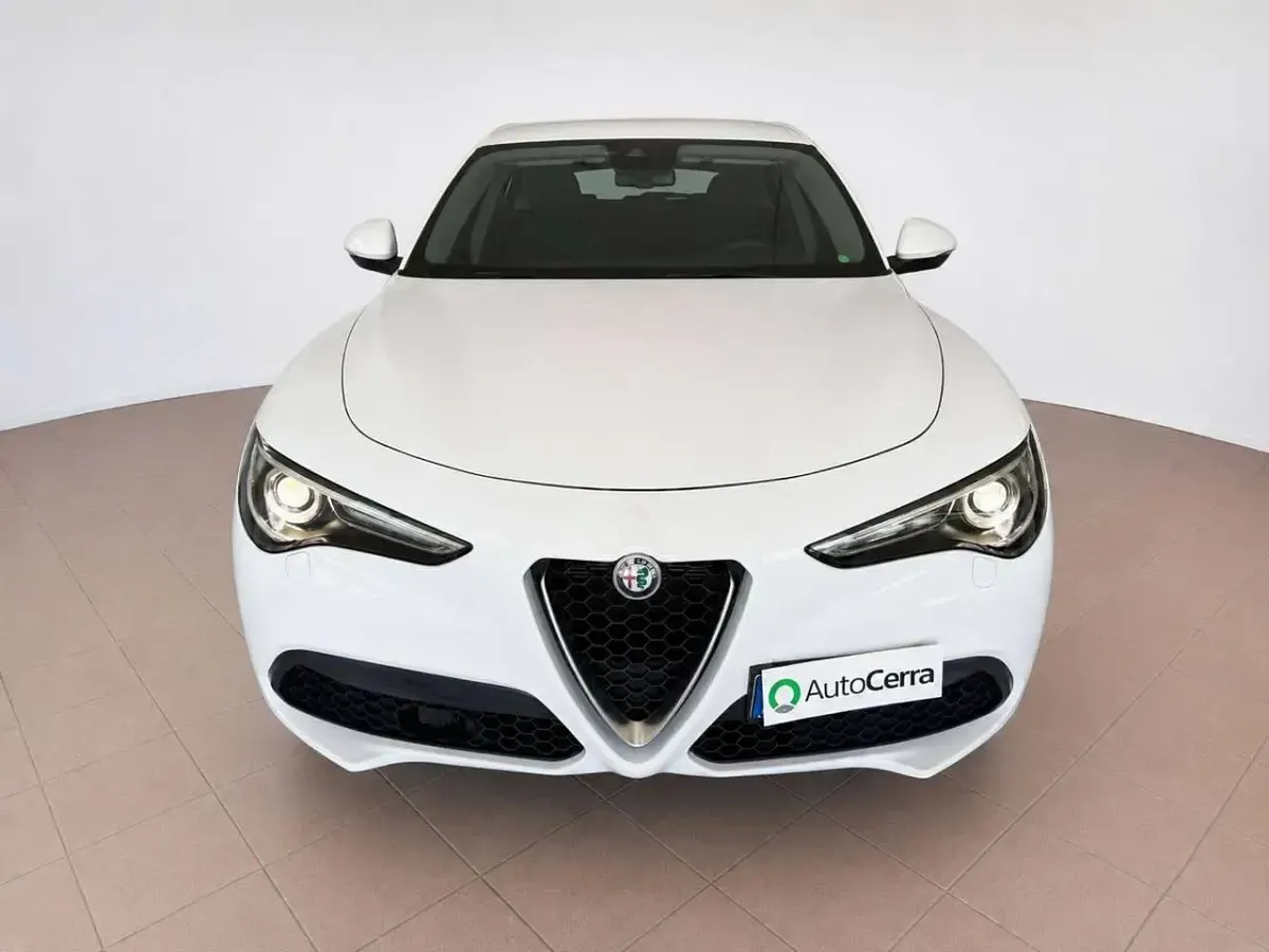 Usata Alfa Romeo Stelvio Business 190 CV (139 kW) 2021 Bianco SUV
