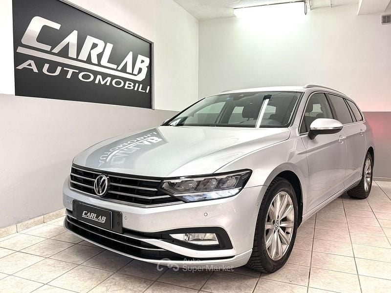 Usata VW Passat Business 120 CV (88 kW) 2020 Argento Station wagon