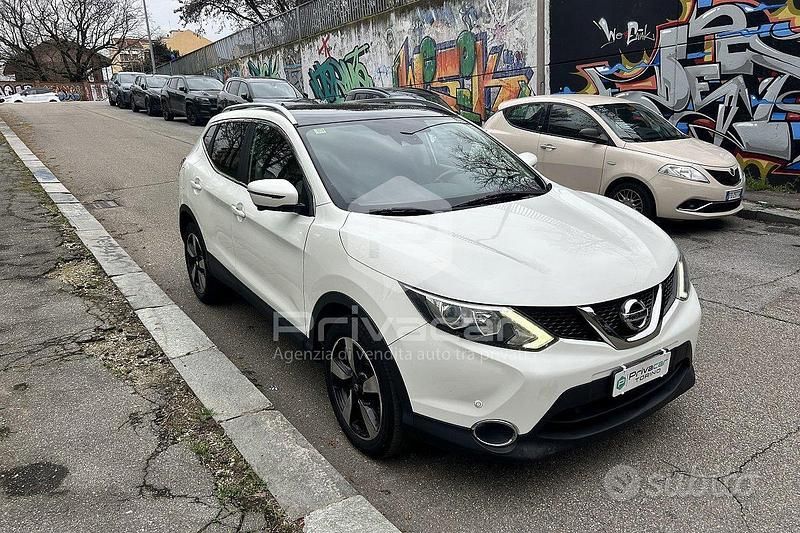 Usata Nissan Qashqai Tekna 131 CV (96 kW) 2017 Bianco SUV