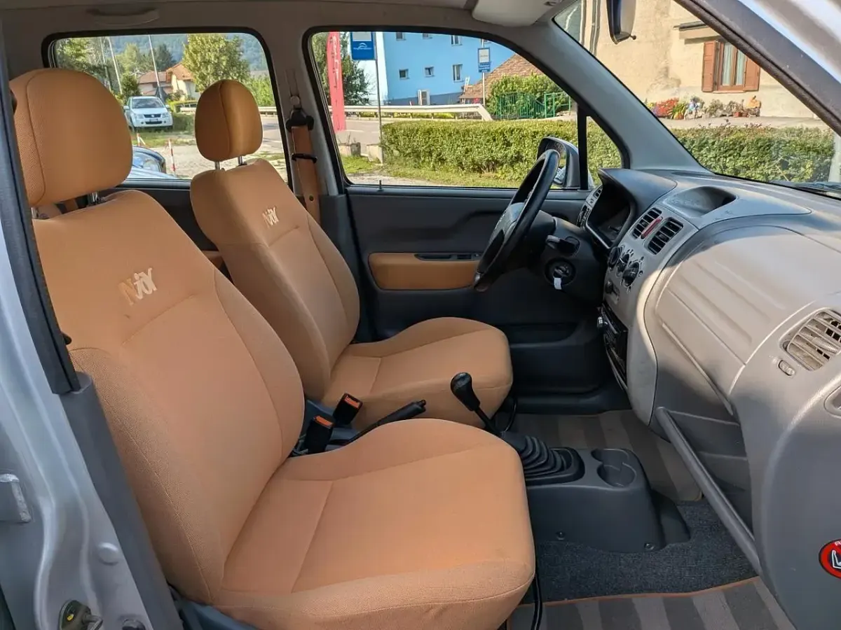 Usata Opel Agila Njoy 75 CV (55 kW) 2002 Argento Monovolume