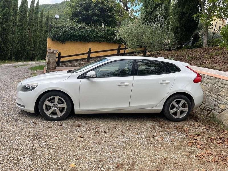 Usata Volvo V40 114 CV (83 kW) 2014 Bianco Station wagon