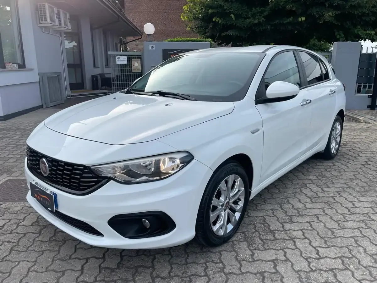 Usata Fiat Tipo Lounge 95 CV (69 kW) 2016 Berlina