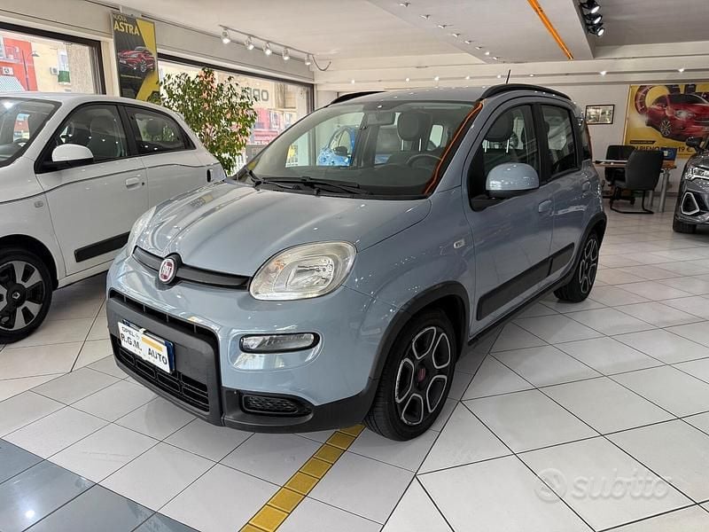 Grigio Usata 2022 Fiat Panda Cross Cross Plus Utilitaria | 9950 € (Super prezzo) - Immagine 1/4