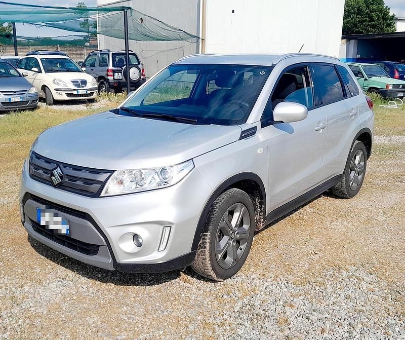 Usata Suzuki Vitara 120 CV (88 kW) 2016 Grigio Station wagon