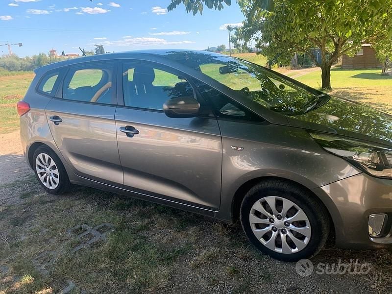 Usata Kia Carens 115 CV (84 kW) 2014 Grigio Monovolume