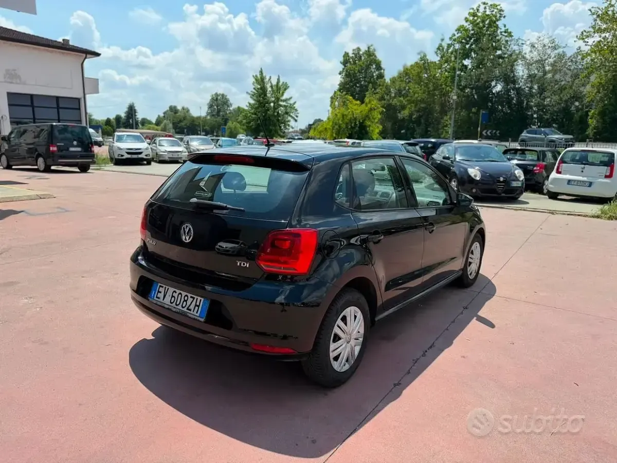 Usata VW Polo Trendline 75 CV (55 kW) 2015 Nero Berlina