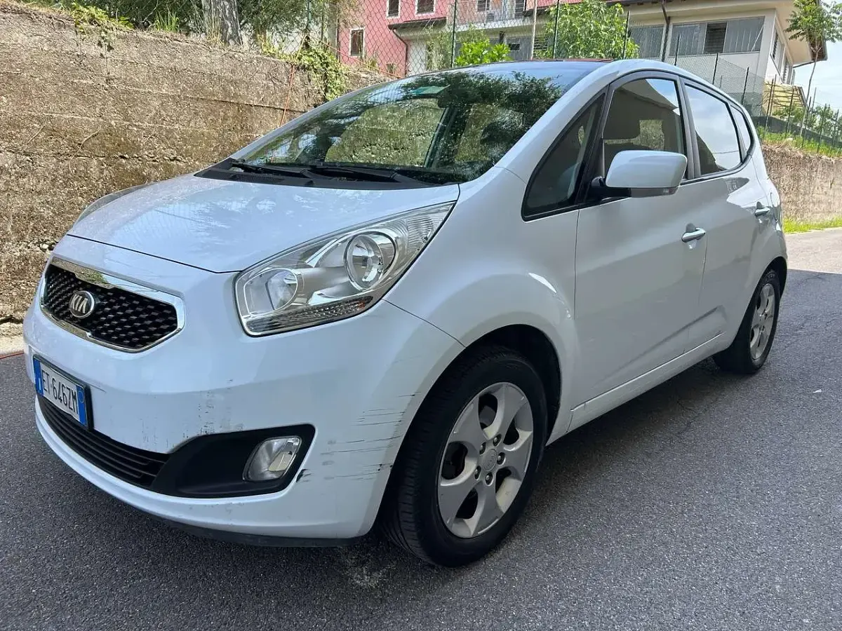 Usata Kia Venga 90 CV (66 kW) 2014 Bianco Utilitaria