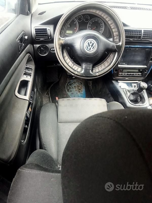 Usata VW Passat 110 CV (80 kW) 2001 Grigio Berlina