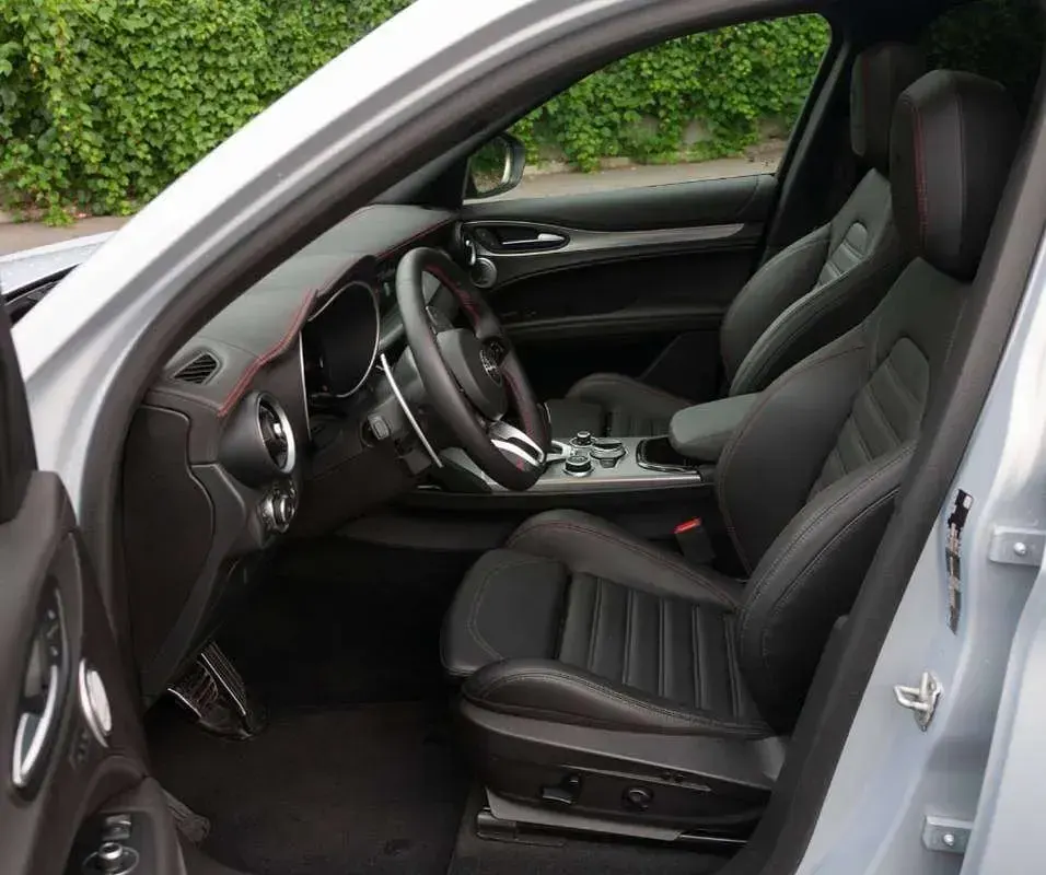 Usata Alfa Romeo Stelvio Competizione 160 CV (117 kW) 2023 Grigio SUV