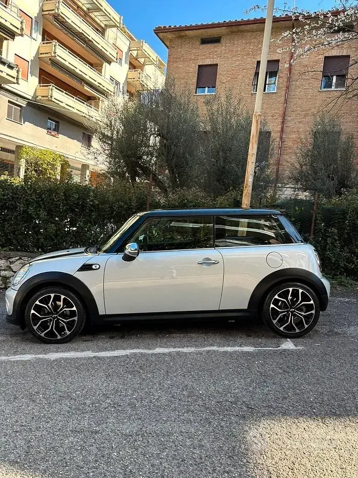 Usata Mini Cooper D 112 CV (82 kW) 2010 Utilitaria