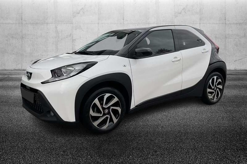 Usata Toyota Aygo X Trend 72 CV (52 kW) 2024 Bianco SUV