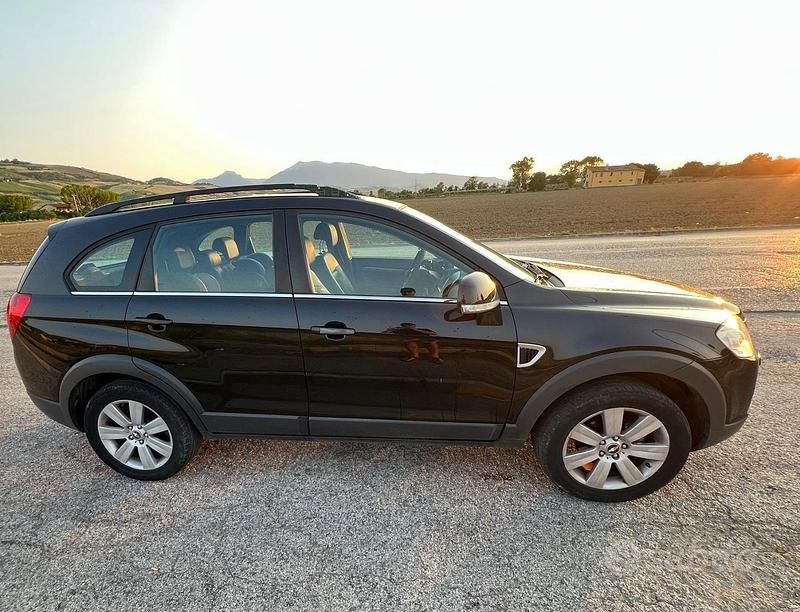 Usata Chevrolet Captiva 150 CV (110 kW) 2009 Blu/azzurro SUV