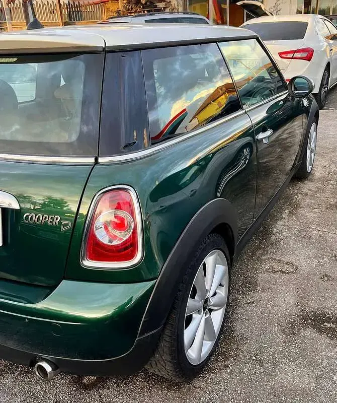 Usata Mini Cooper D 111 CV (81 kW) 2011 Verde Utilitaria