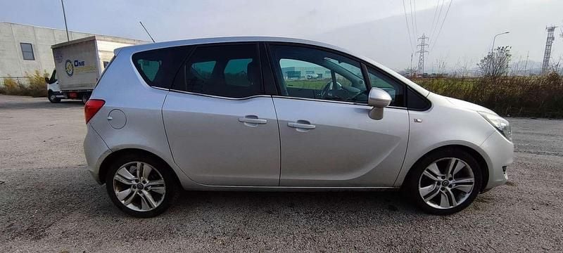 Usata Opel Meriva Cosmo 120 CV (88 kW) 2016 Monovolume