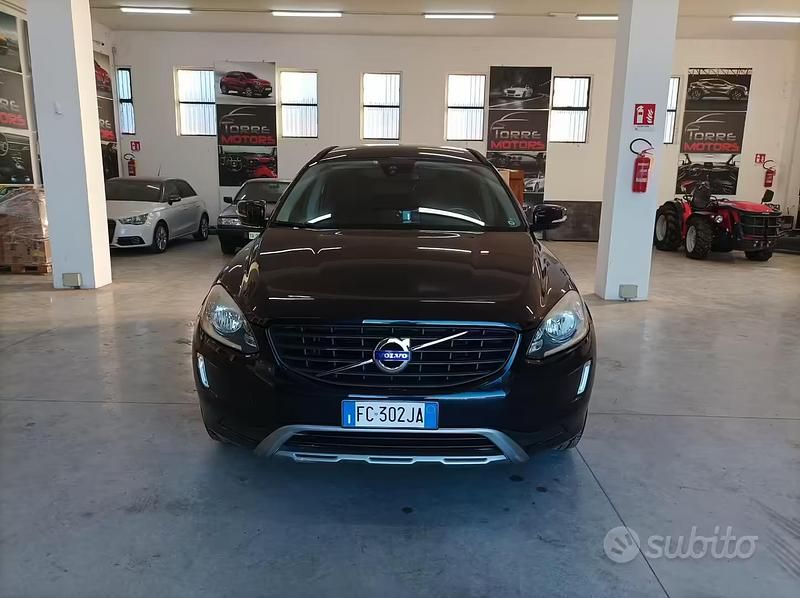 Usata Volvo XC60 Momentum 190 CV (139 kW) 2016 Nero SUV