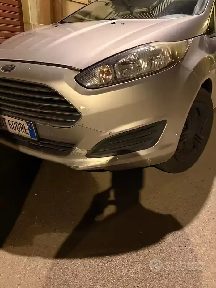 Usata Ford Fiesta Titanium 82 CV (60 kW) 2009 Grigio Berlina