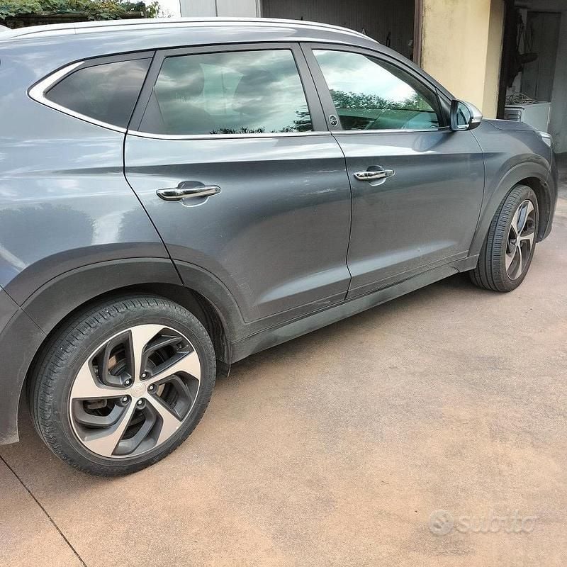 Usata Hyundai Tucson Edition 141 CV (103 kW) 2017 Grigio SUV