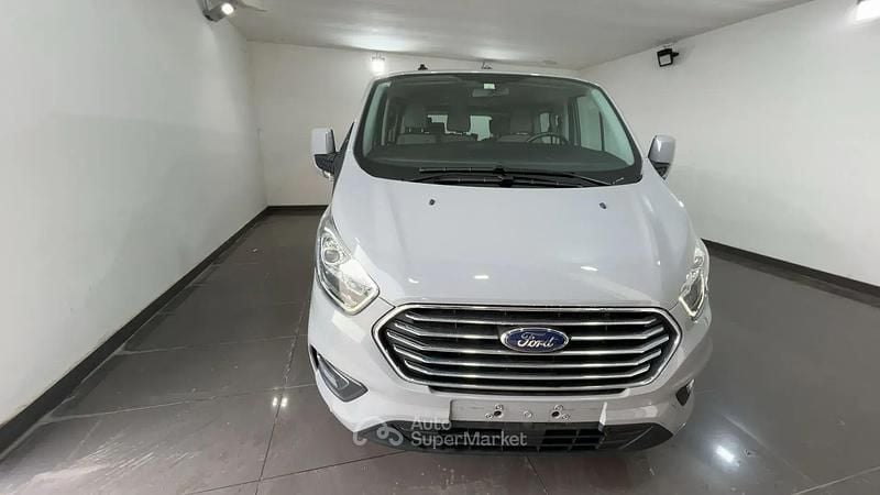 Usata Ford Tourneo Custom 105 CV (77 kW) 2023 Gray Furgone