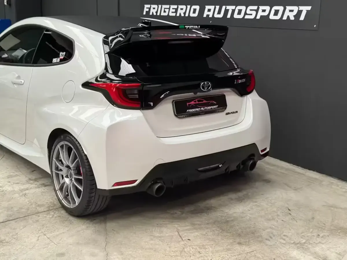 Usata Toyota Yaris 261 CV (191 kW) 2023 Bianco Utilitaria