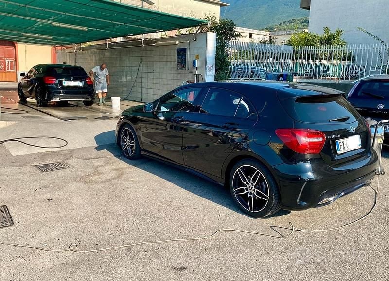Usata Mercedes 180 Premium 109 CV (80 kW) 2018 Nero Berlina