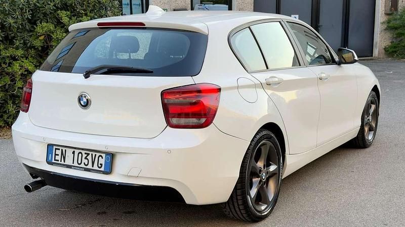 Usata BMW 114 Sport Line 102 CV (75 kW) 2012 Bianco Utilitaria