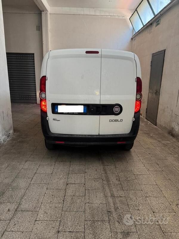 Bianco Usata 2013 Fiat Doblò Monovolume | 6500 € (Buon prezzo) - Immagine 1/4