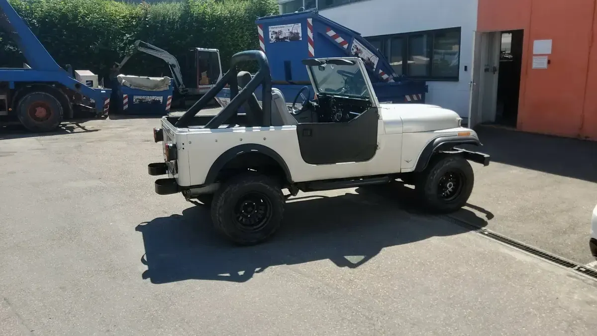 Usata Jeep CJ 175 CV (128 kW) 1977 Argento SUV